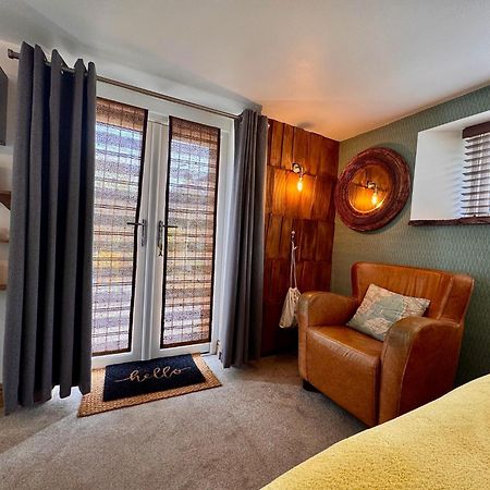 Bed and Breakfast Brightham House - Exclusively For Adults Солкомб Экстерьер фото