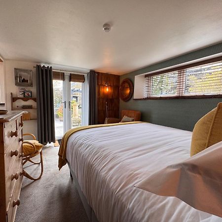 Bed and Breakfast Brightham House - Exclusively For Adults Солкомб Экстерьер фото