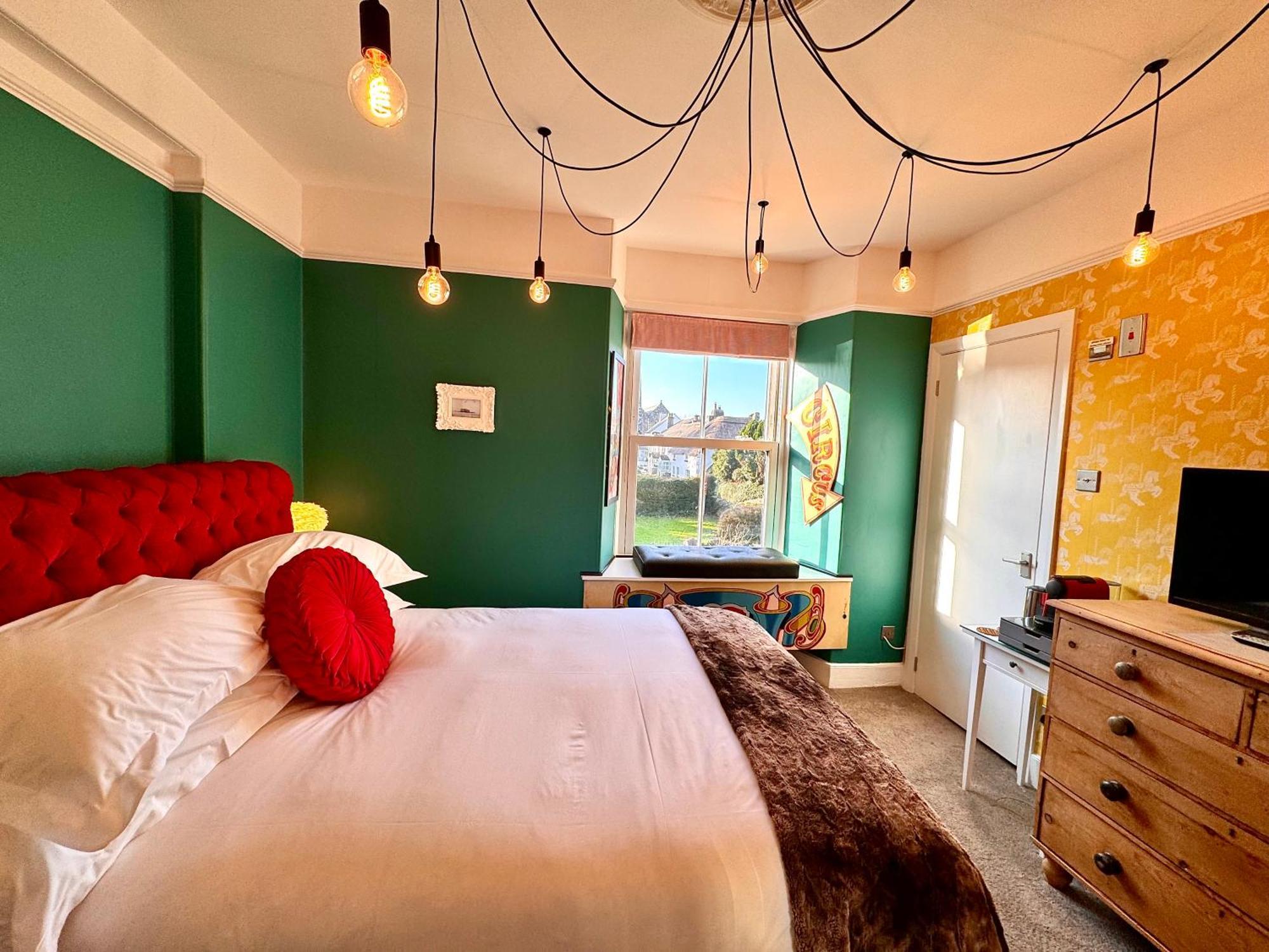 Bed and Breakfast Brightham House - Exclusively For Adults Солкомб Экстерьер фото